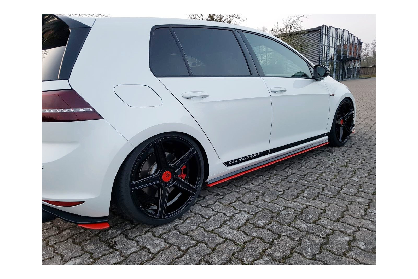 DOKŁADKI PROGÓW VW GOLF Mk7 GTI CLUBSPORT