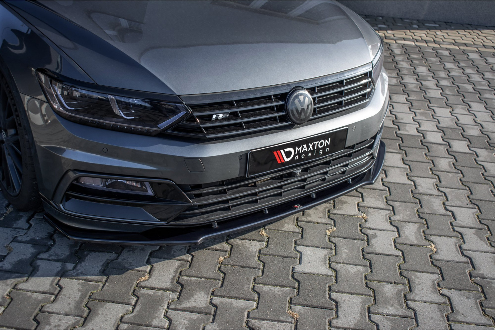 Splitter Przedni V.1 Volkswagen Passat R-Line B8