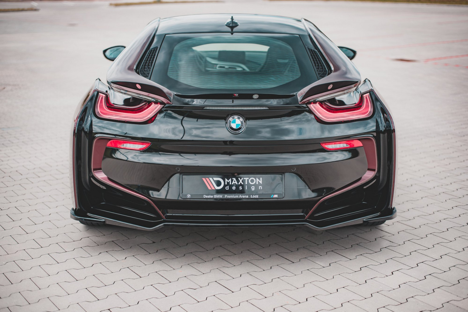 Splitter Tylny Środkowy BMW i8