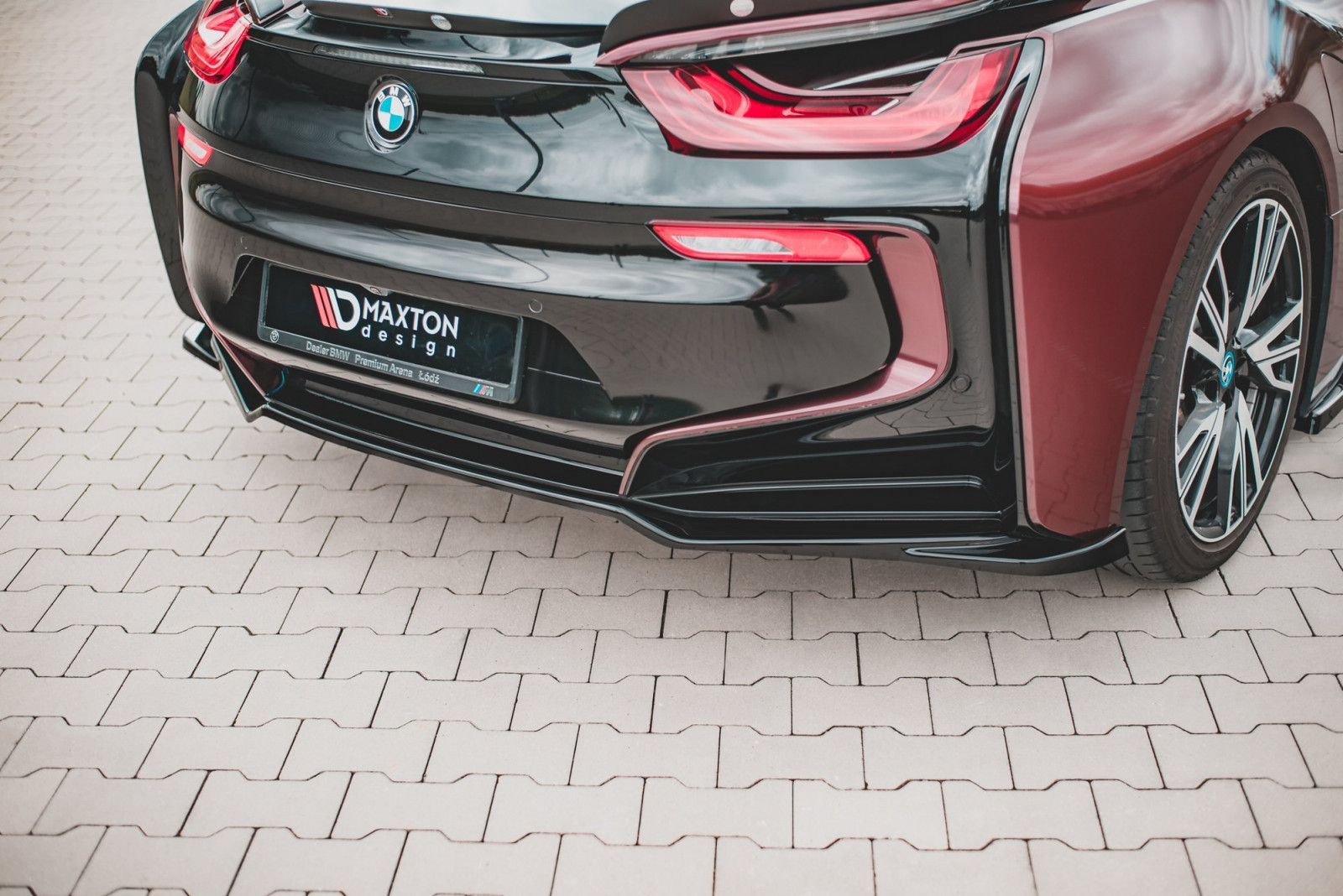 Splitter Tylny Środkowy BMW i8