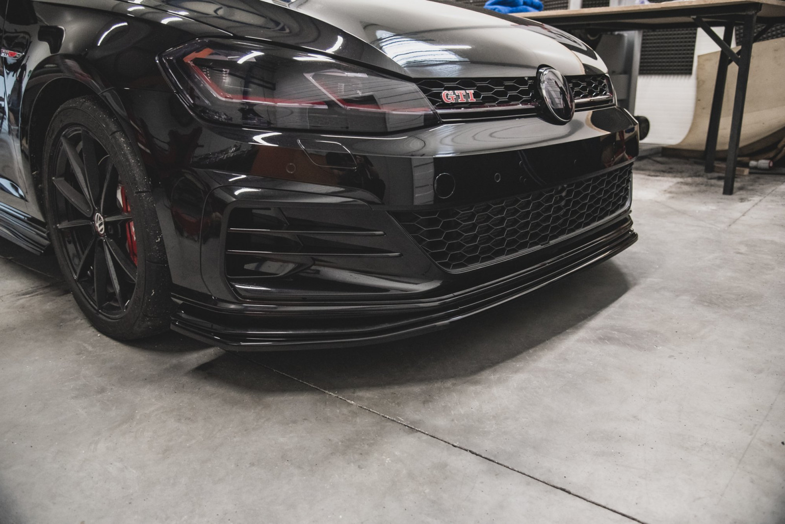 Splitter Przedni VW Golf 7 GTI TCR 