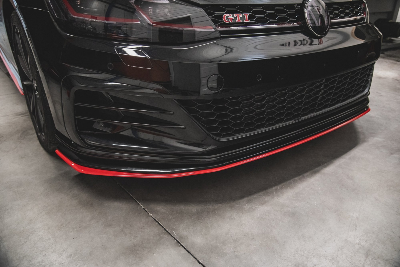 Splitter Przedni VW Golf 7 GTI TCR 