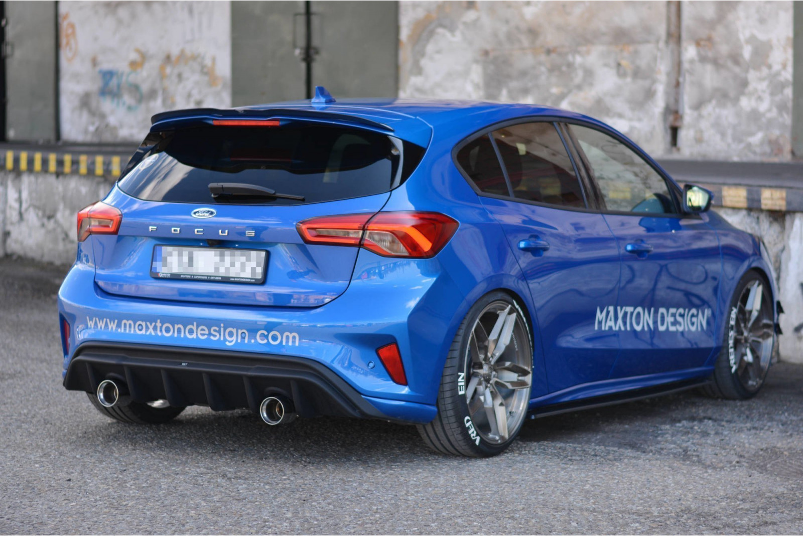 Dokładka Tylna Z Wydechem Ford Focus ST-Line Mk4