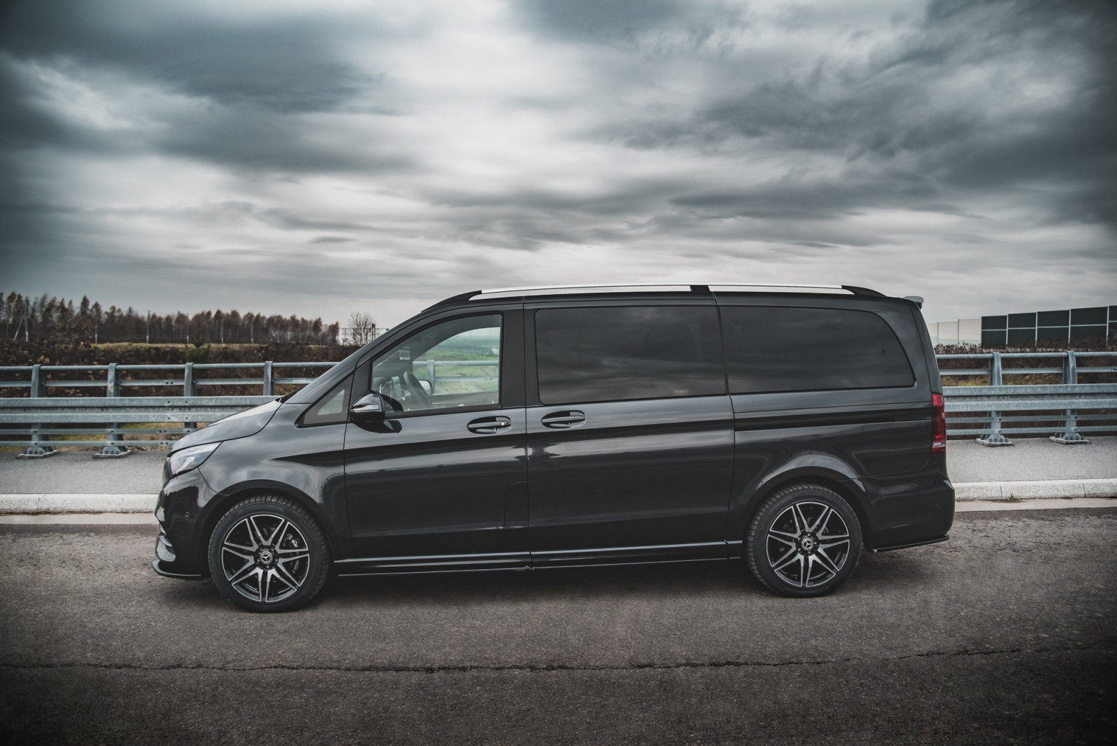 Dokładki Progów Mercedes-Benz V-Class Long AMG-Line W447 Facelift