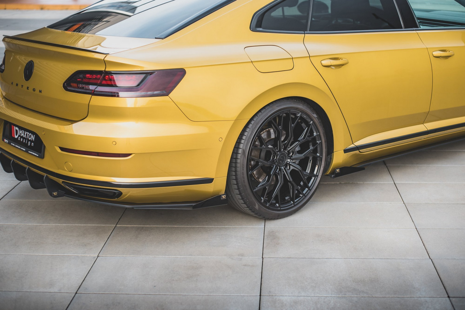 Dokładka Tylna Racing Durability + Flaps Volkswagen Arteon R-Line