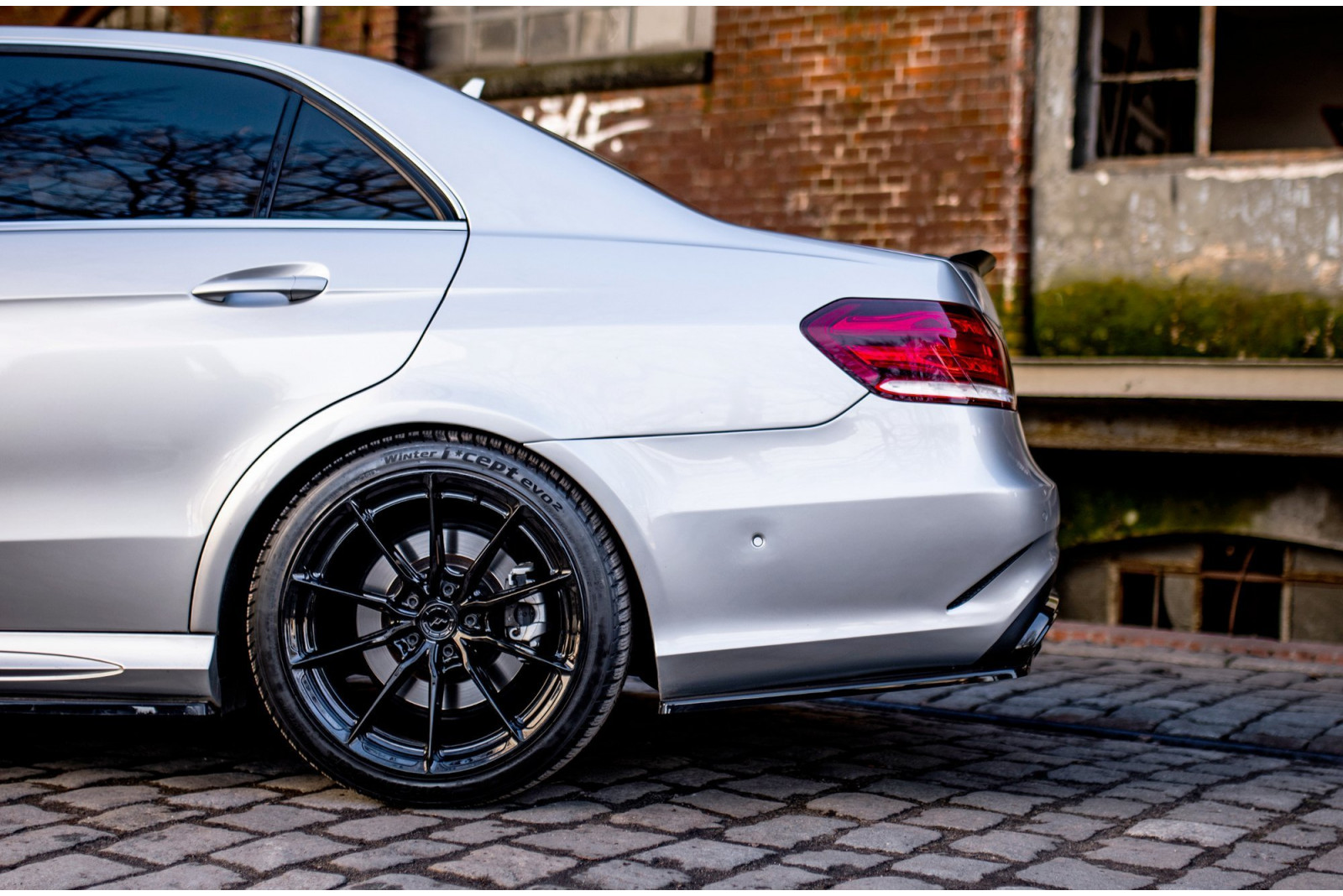 Splitter Tylny Środkowy (Z Dyfuzorem) Mercedes-Benz E63 AMG Sedan W212 Facelift