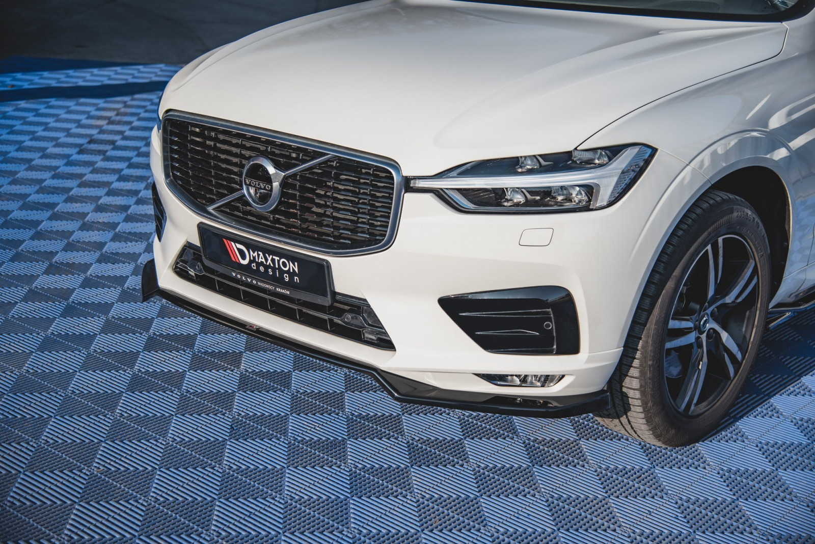 Splitter Przedni V.1 Volvo XC60 Mk2 R-Design