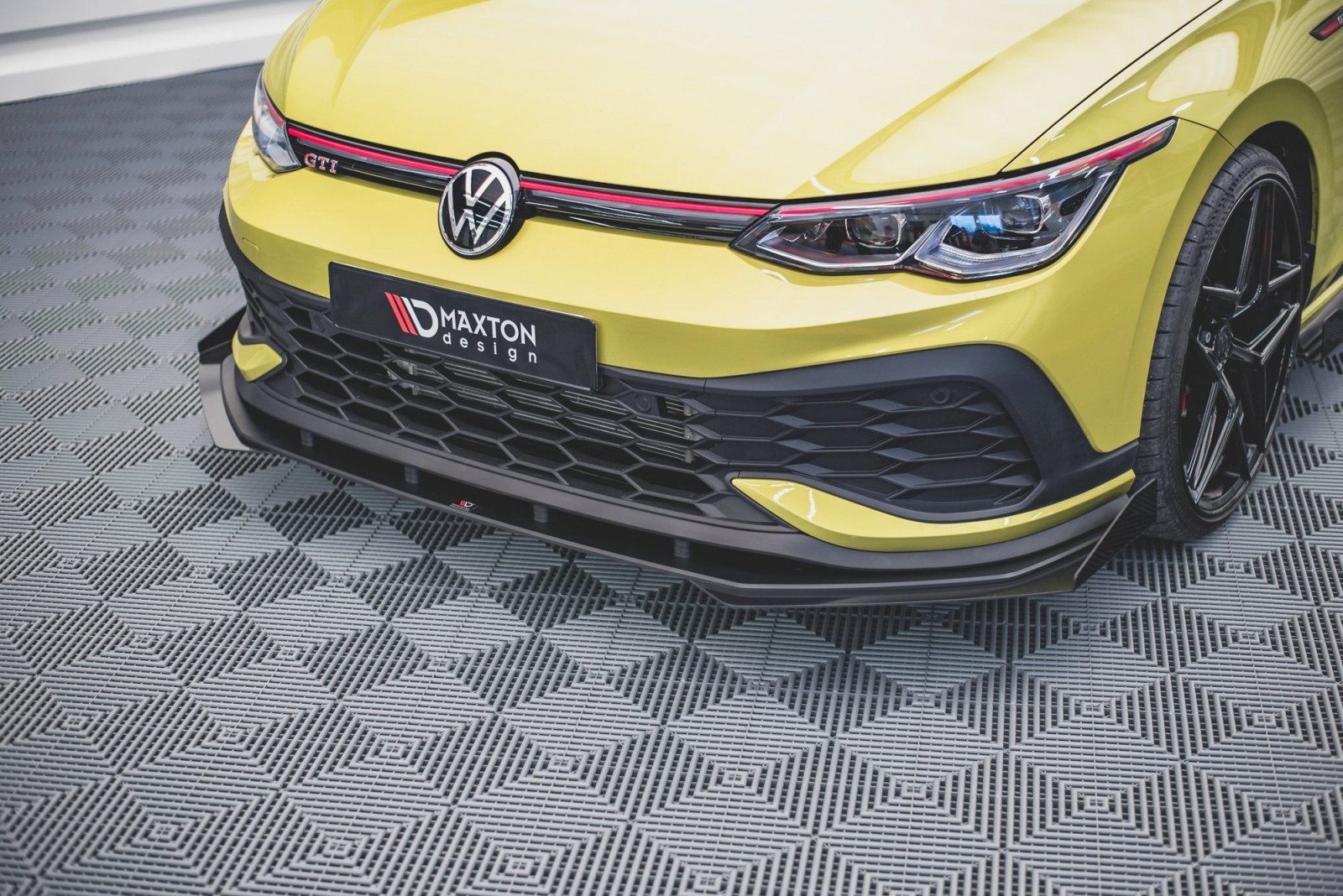 Splitter Przedni Racing Durability + Flaps Volkswagen Golf 8 GTI Clubsport