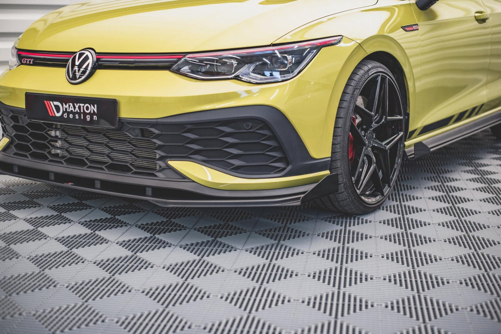 Splitter Przedni Racing Durability + Flaps Volkswagen Golf 8 GTI Clubsport