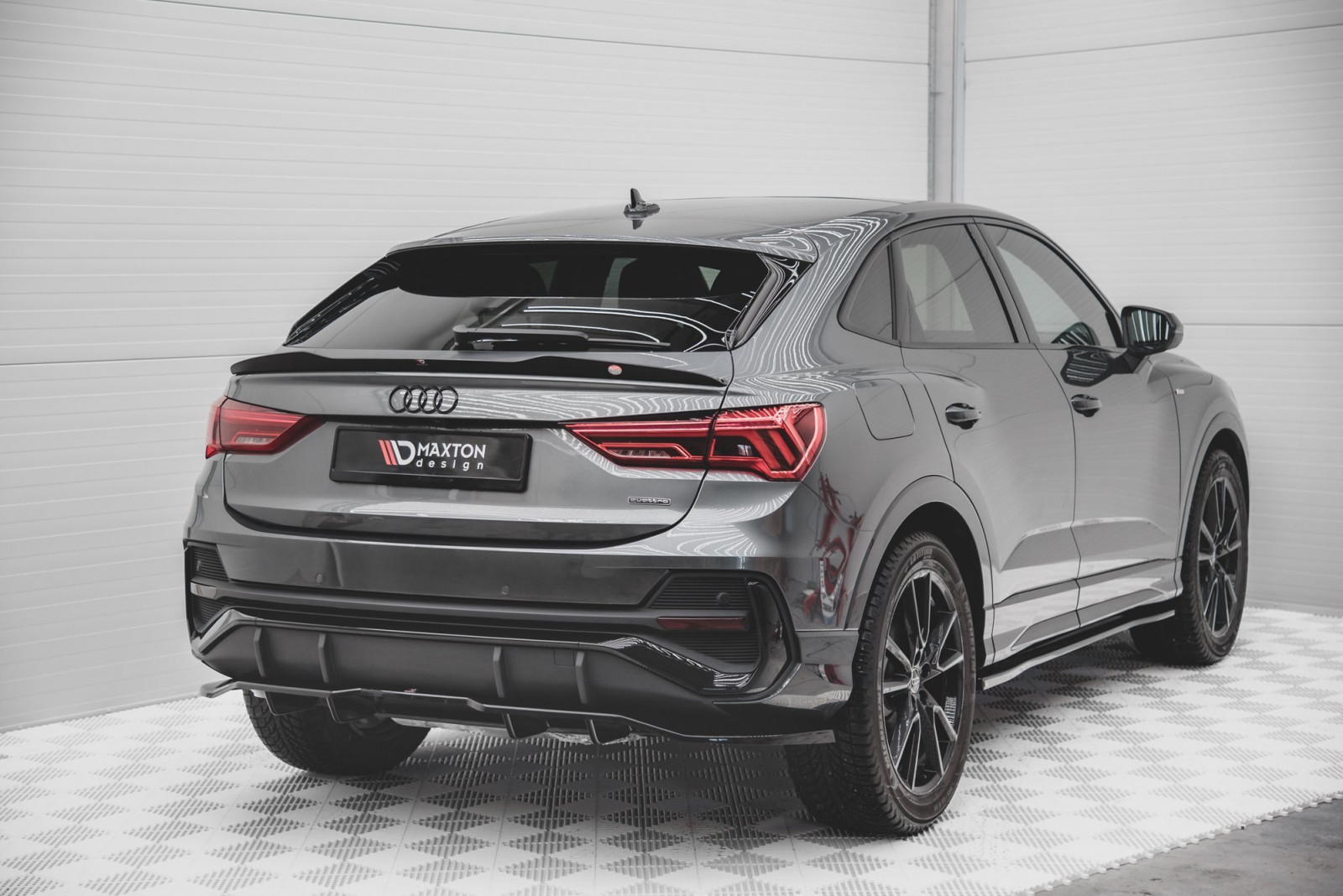 Splitter Tylny Środkowy (Z Dyfuzorem) Audi Q3 Sportback S-Line