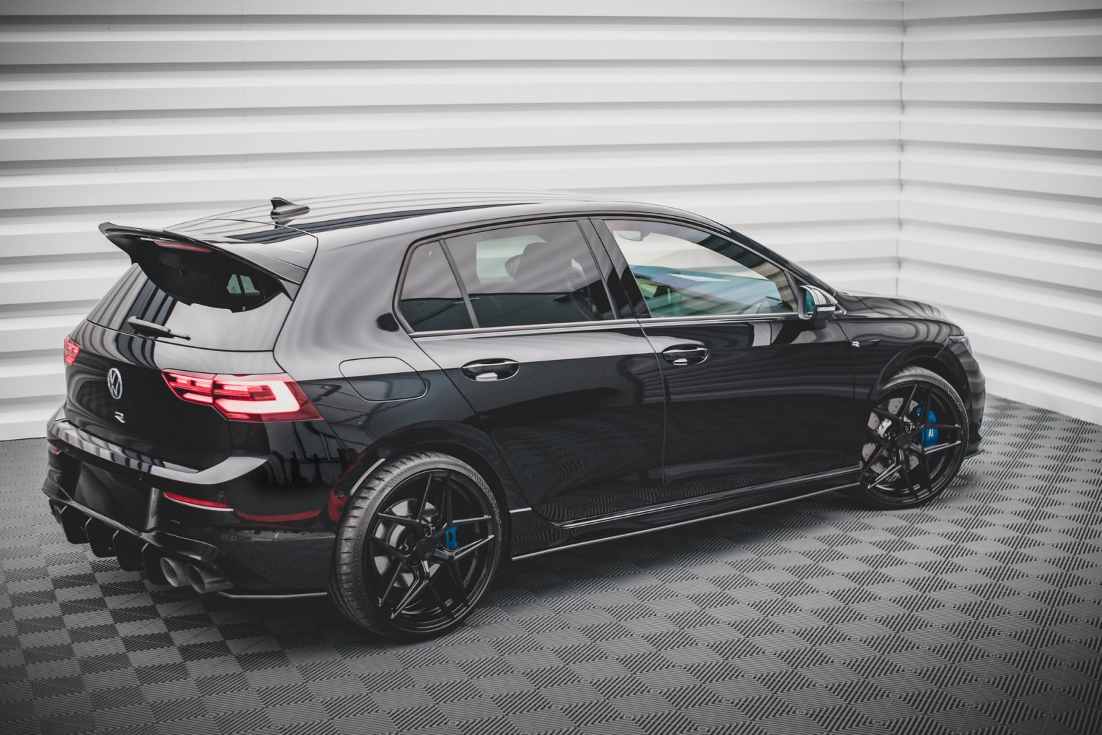 Dokładki progów Street Pro Volkswagen Golf R Mk8