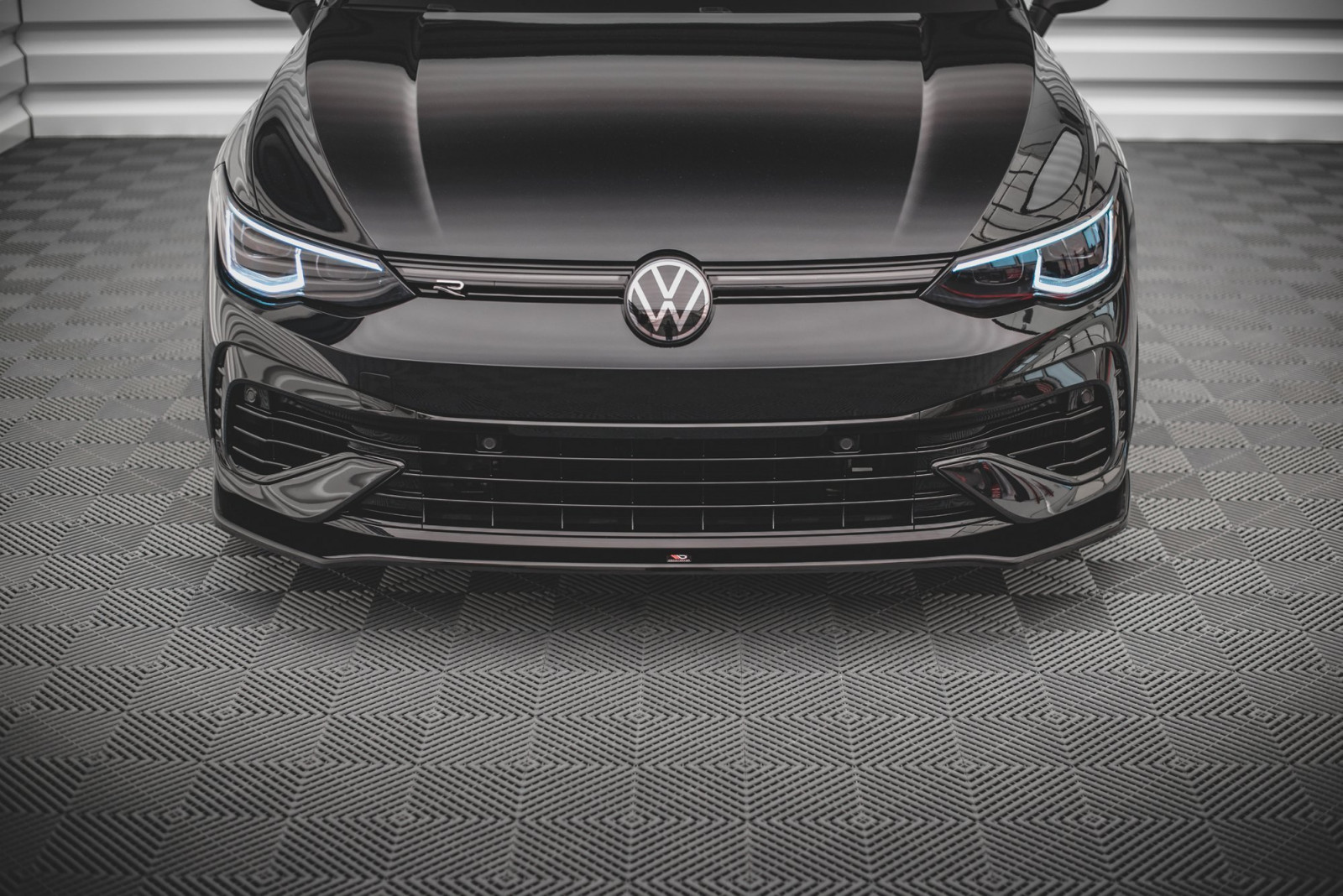 Splitter Przedni V.3 Volkswagen Golf R Mk8