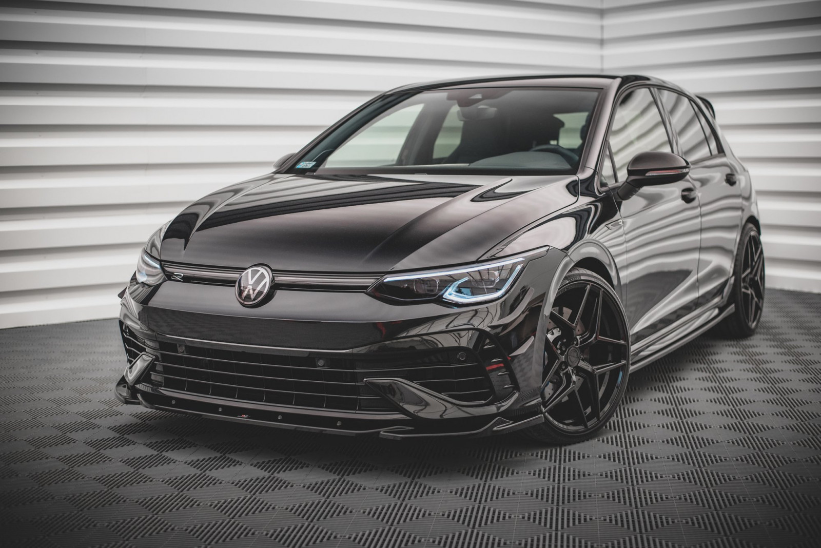 Splitter Przedni V.4 Volkswagen Golf R Mk8