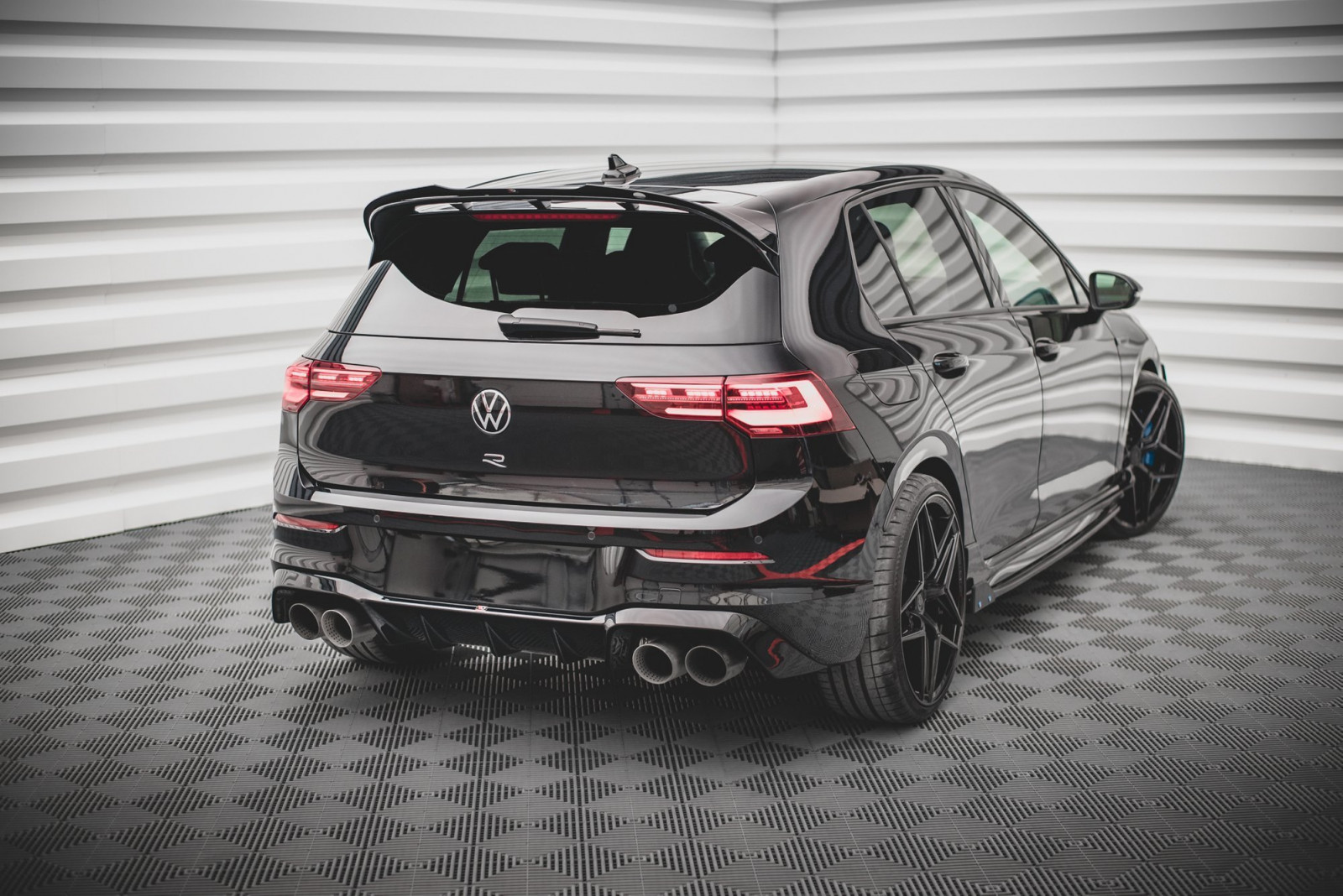 Dokładka Tylna V.1 Volkswagen Golf R Mk8