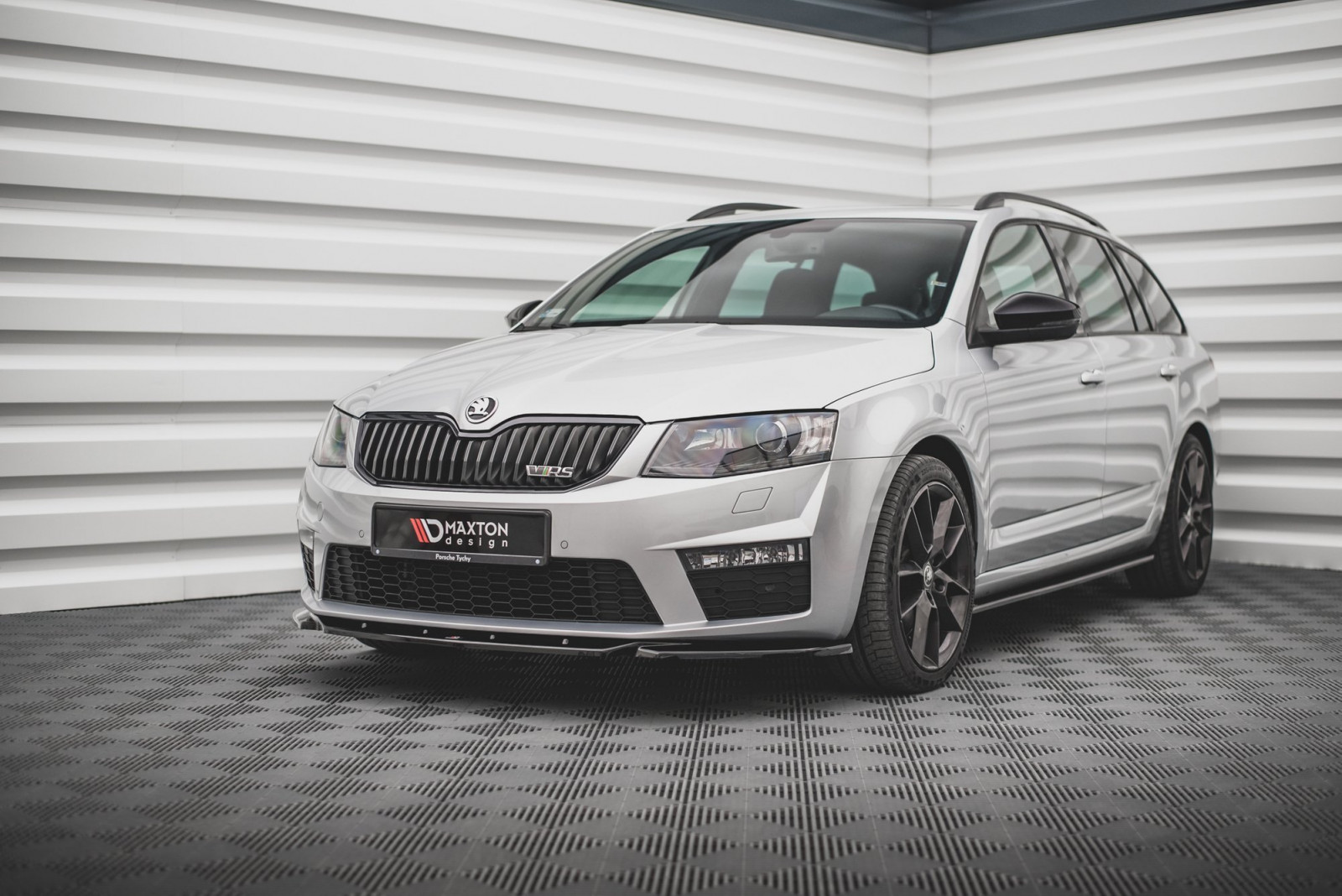 Splitter Przedni V.4 Skoda Octavia RS Mk3