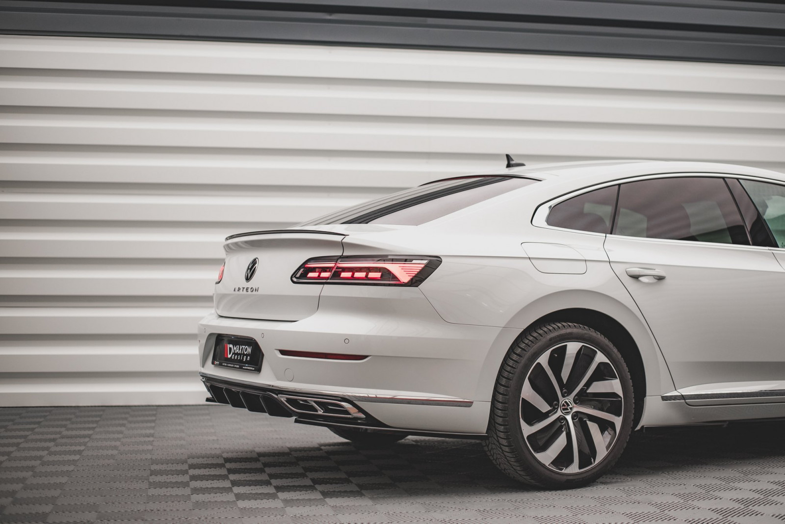 Splittery Tylne Boczne Volkswagen Arteon R-Line Facelift