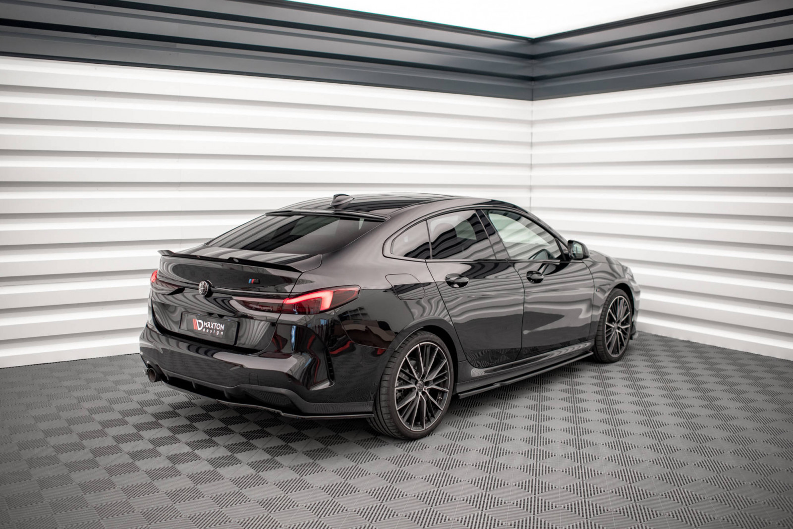 Splittery Tylne Boczne BMW 2 Gran Coupe M-Pack F44