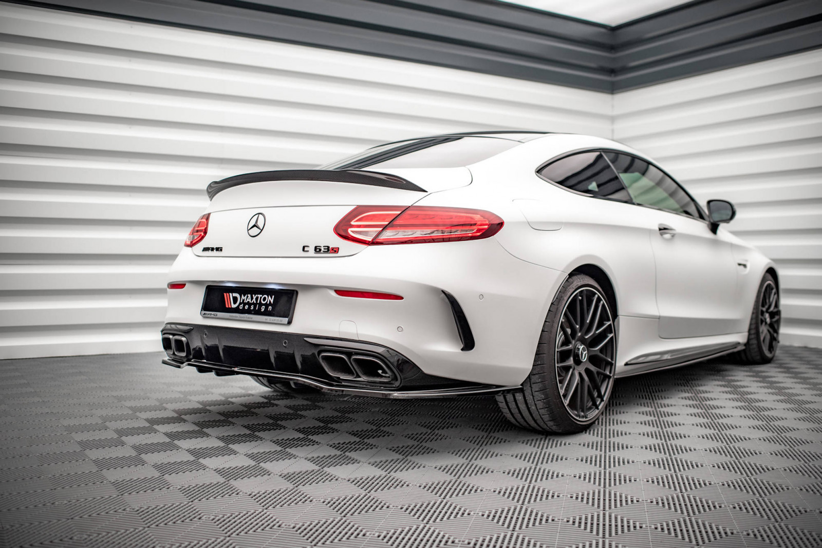 Splitter Tylny Środkowy (Z Dyfuzorem) Mercedes-AMG C 63AMG Coupe AMG Aero Pack C205 Facelift