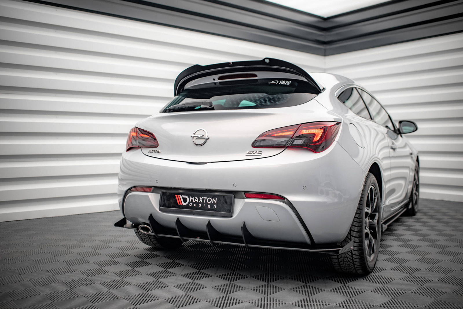 Przedłużenie Spoilera Opel Astra GTC OPC-Line J