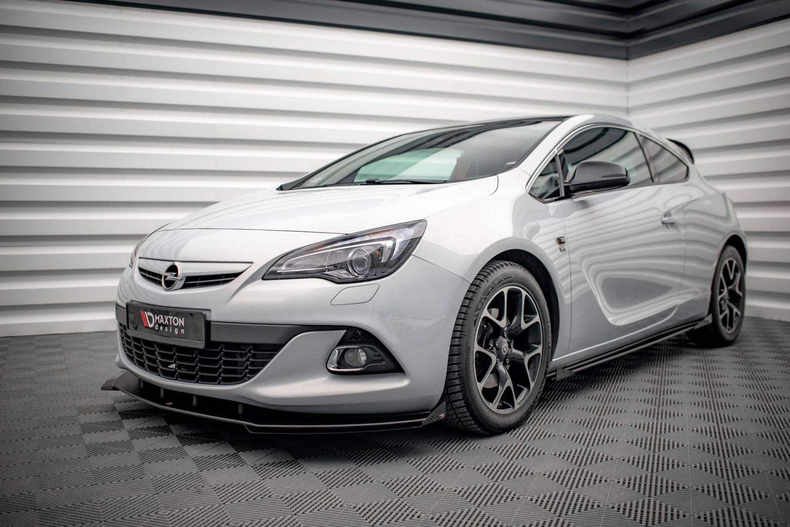 Splitter Przedni Street Pro V.1  + Flaps Opel Astra GTC OPC-Line J