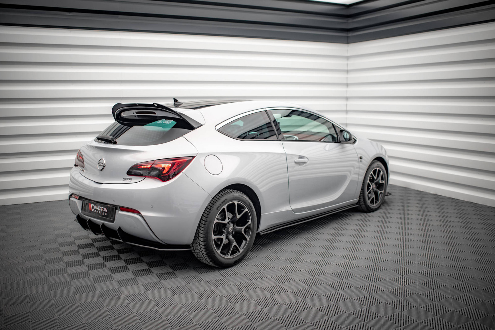 Dokładki progów Street Pro Opel Astra GTC OPC-Line J