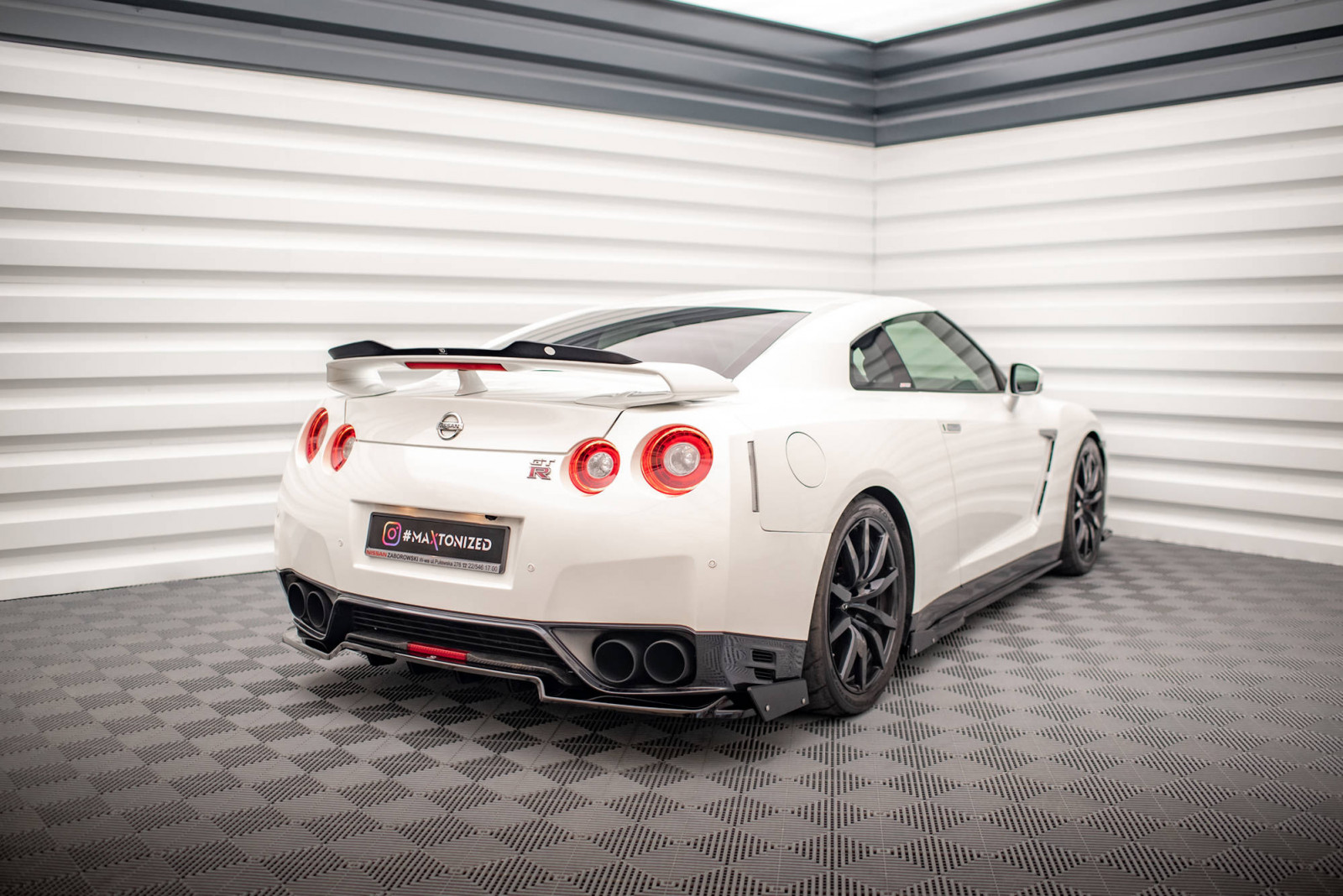 Splitter Tylny Środkowy + Flaps Nissan GTR R35 Facelift