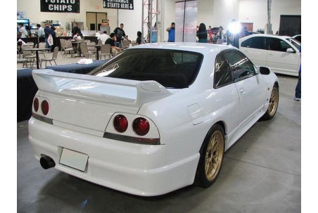 Spoiler Tylny Nissan R33...