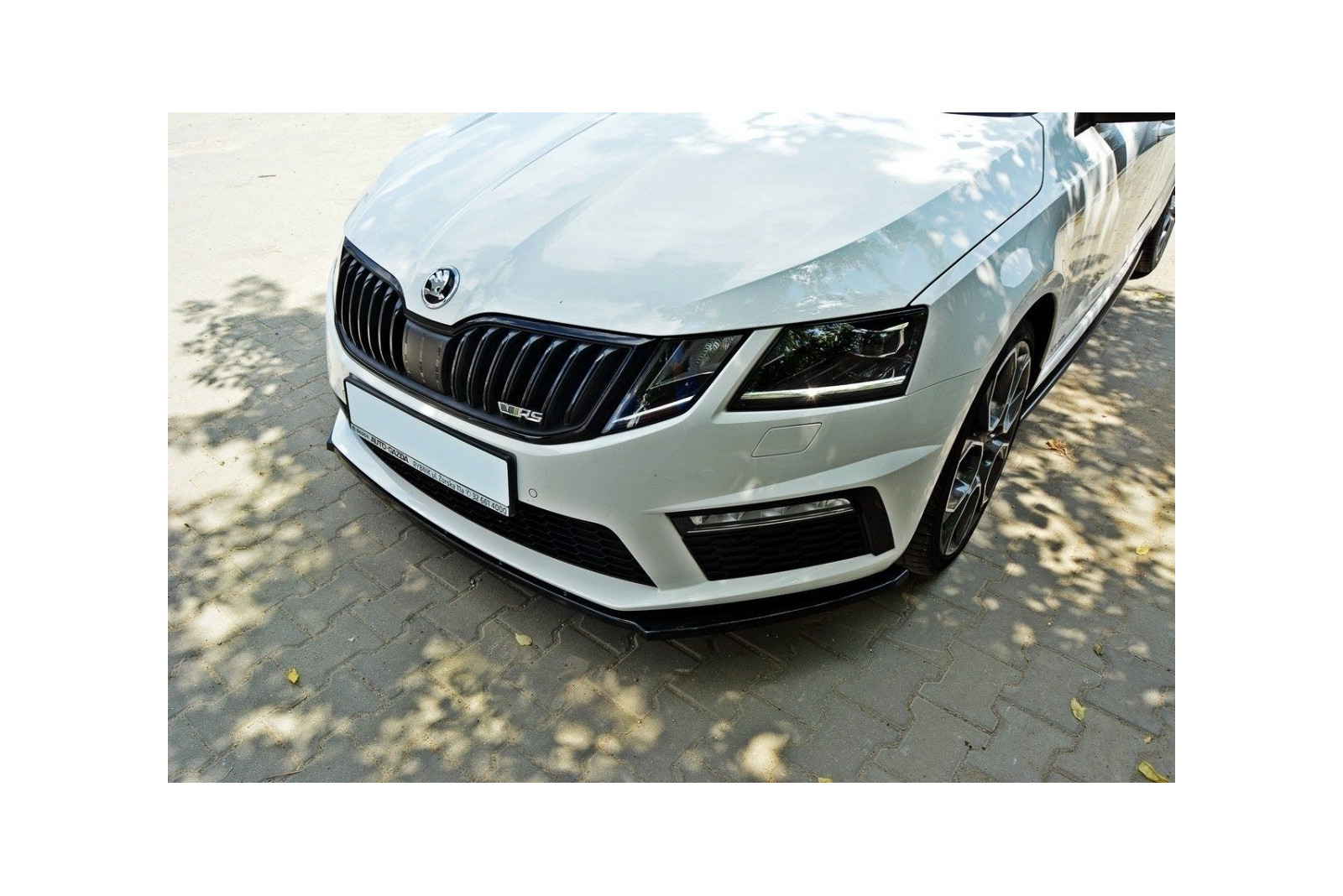 Splitter Przedni V.1 Skoda Octavia RS Mk3