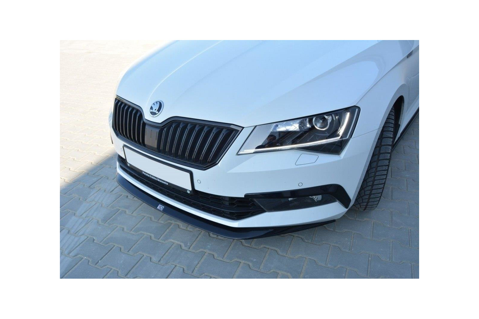 Splitter Przedni V.1 Skoda Superb Mk3