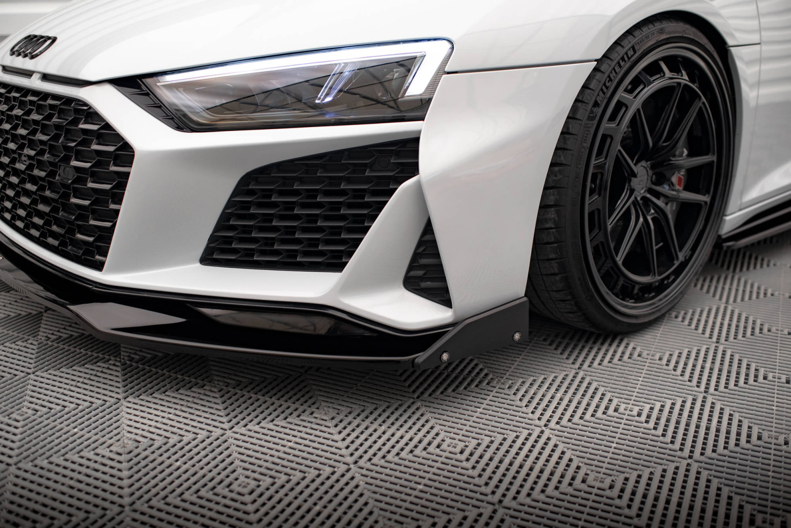 Splitter Przedni V.3 + Flaps Audi R8 Mk2 Facelift