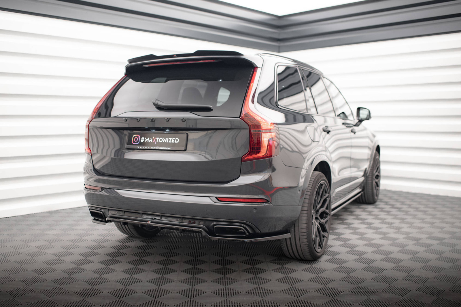 Splitter Tylny Środkowy (Z Dyfuzorem) Volvo XC90 R-Design Mk2 Facelift