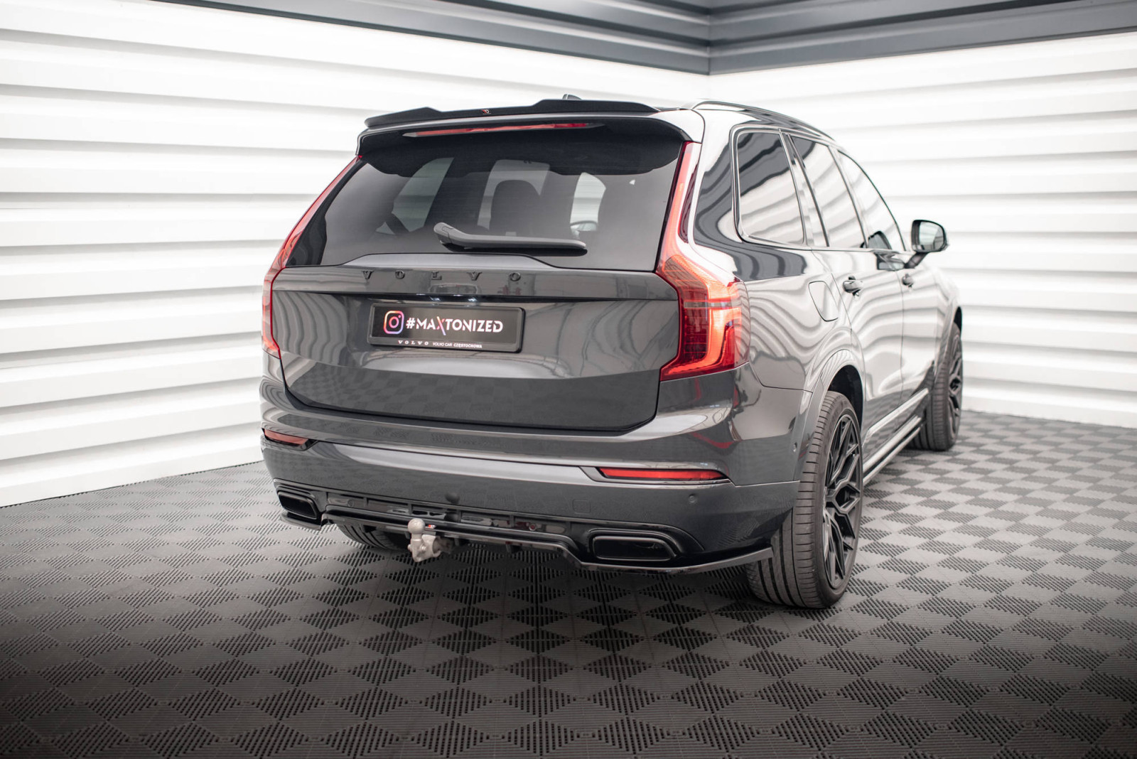 Splitter Tylny Środkowy (Z Dyfuzorem) Volvo XC90 R-Design Mk2 Facelift