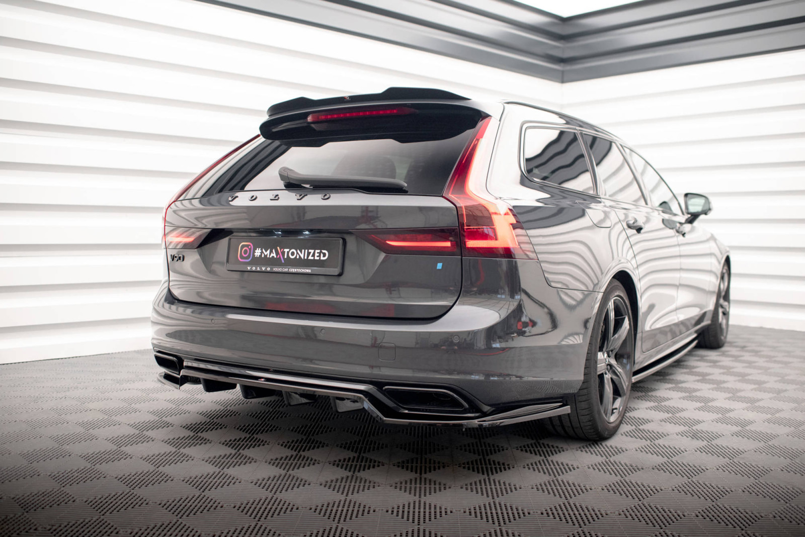 Splitter Tylny Środkowy (Z Dyfuzorem) Volvo V90 R-Design Mk2