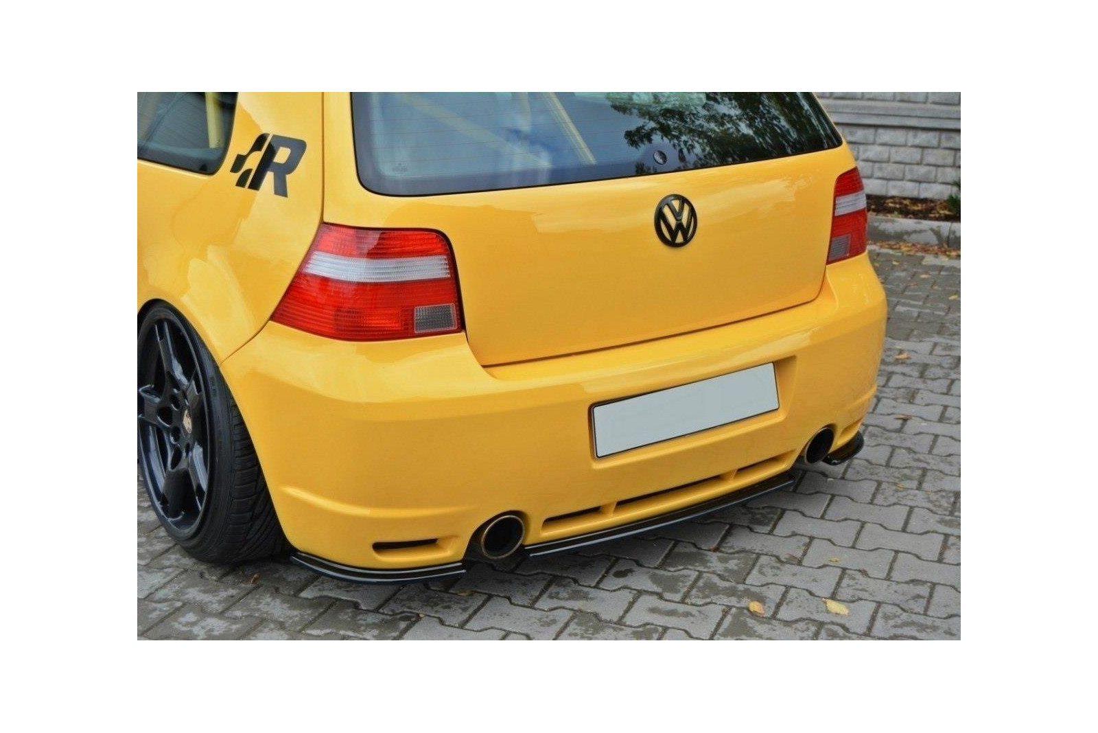 Splitter Tylny Środkowy VW Golf 4 R32