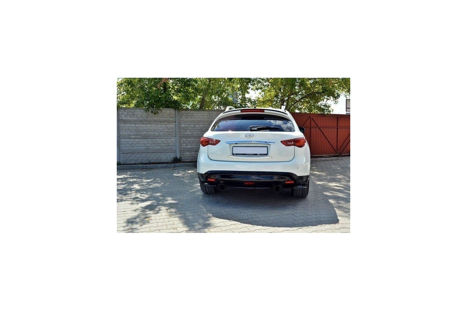 SPLITTER TYLNY ŚRODKOWY INFINITI QX70