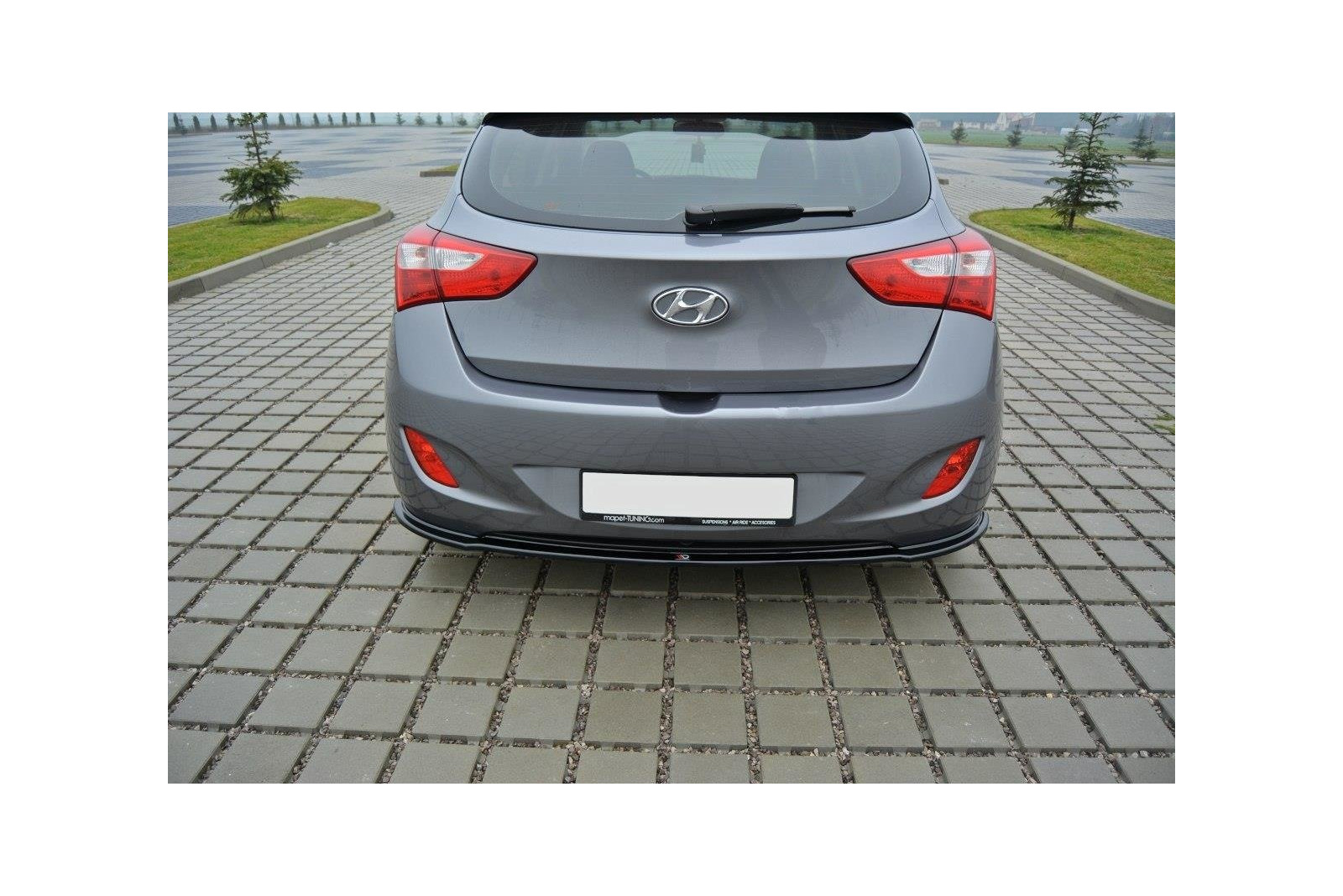 Splitter Tylny Środkowy Hyundai i30 mk.2