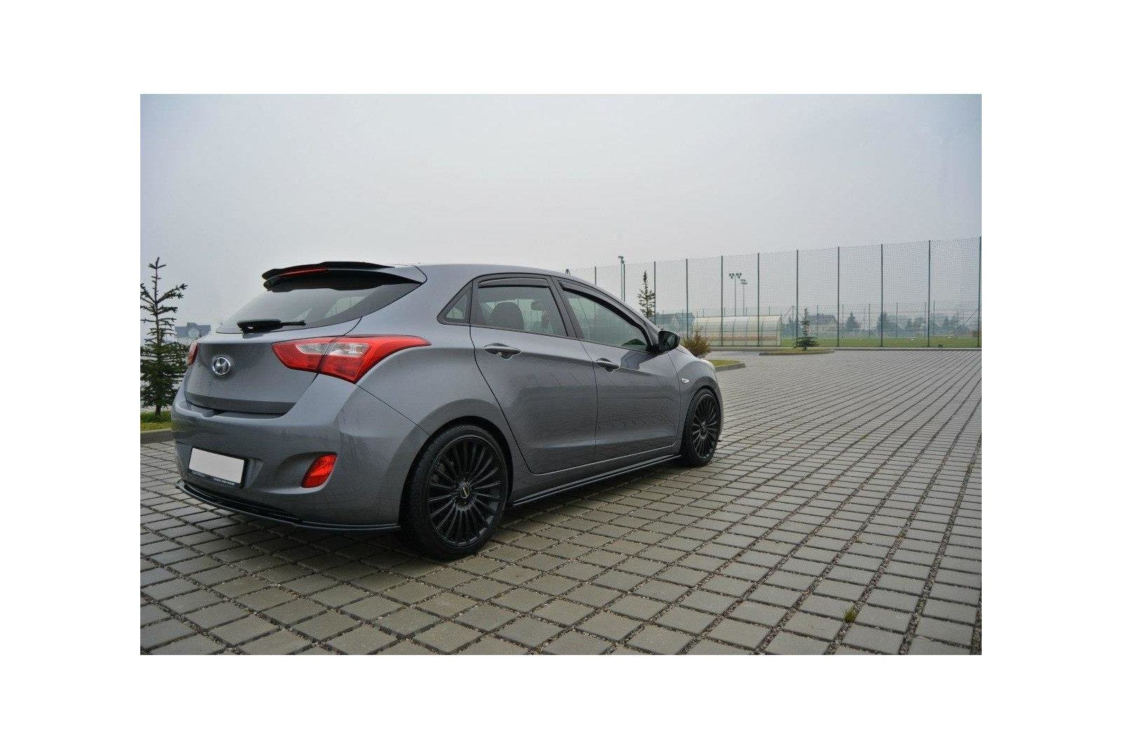 Splitter Tylny Środkowy Hyundai i30 mk.2