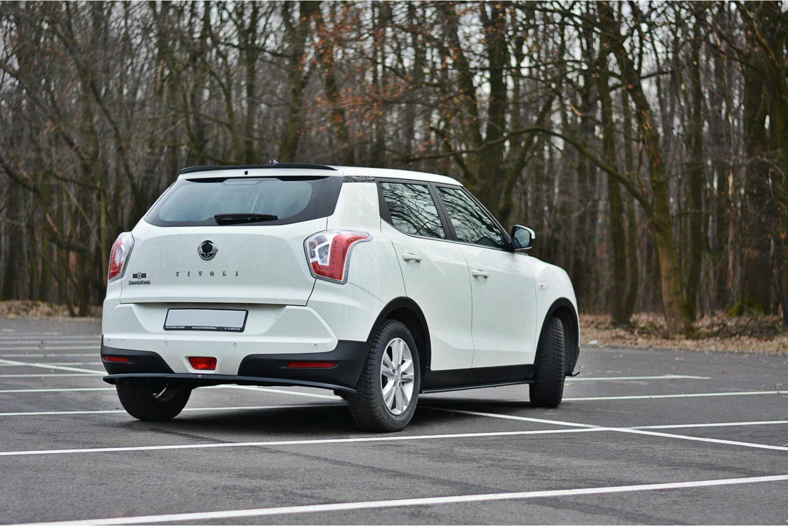 Splitter tylny środkowy SSANGYONG TIVOLI