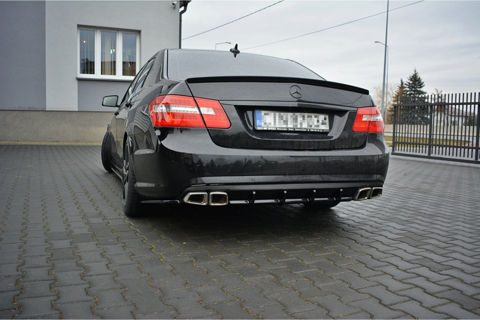 DOKŁADKA TYLNA MERCEDES-BENZ E63 AMG W212 