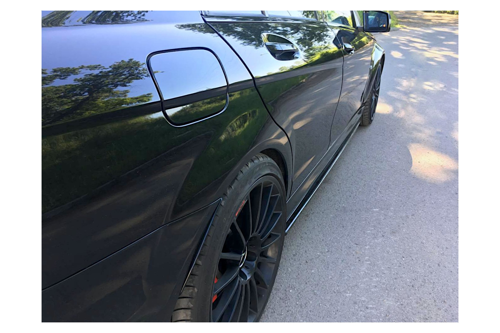 DOKŁADKI PROGÓW MERCEDES-BENZ AMG C63 W204 FACELIFT