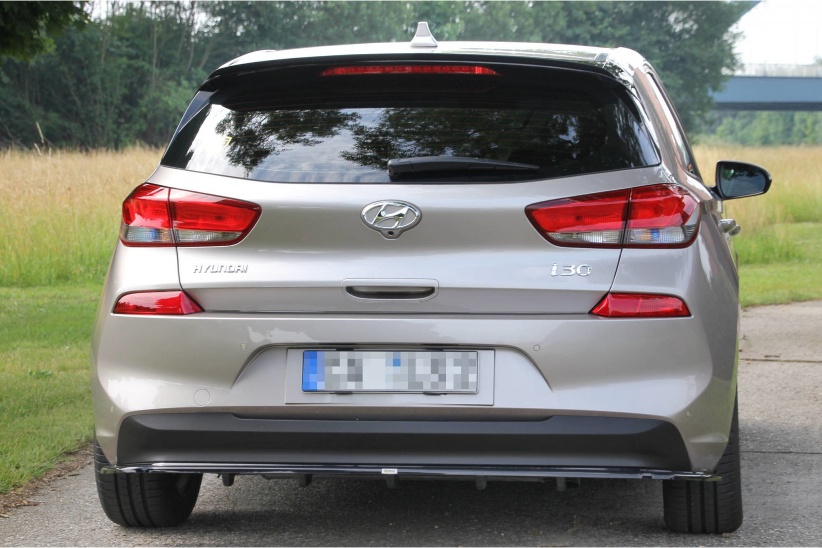 SPLITTER TYLNY ŚRODKOWY (Z DYFUZOREM) HYUNDAI I30 MK3 HATCHBACK