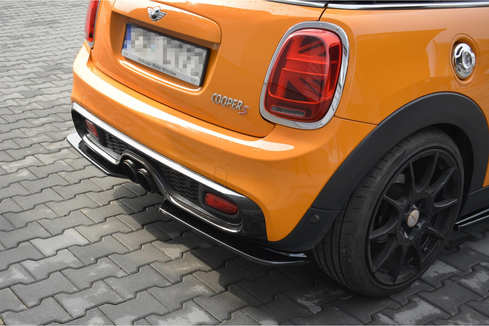 Splitter tylny środkowy MINI COOPER S MK3 PRZEDLIFT 3-DOOR (F56)