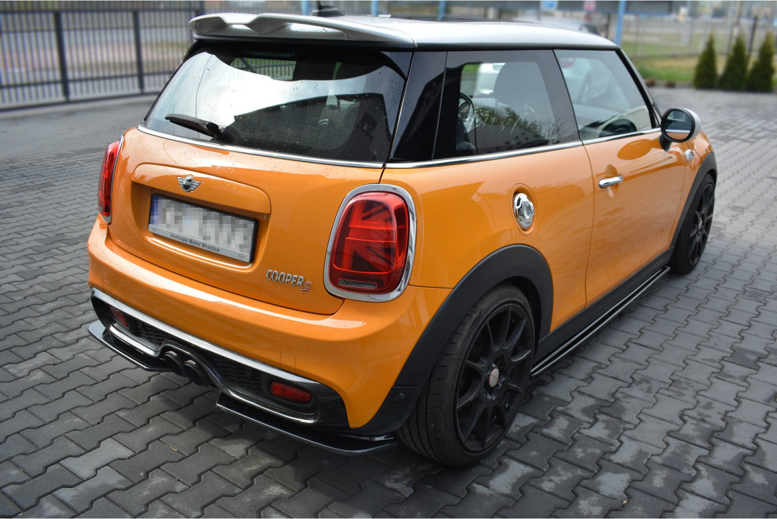 Splitter tylny środkowy MINI COOPER S MK3 PRZEDLIFT 3-DOOR (F56)